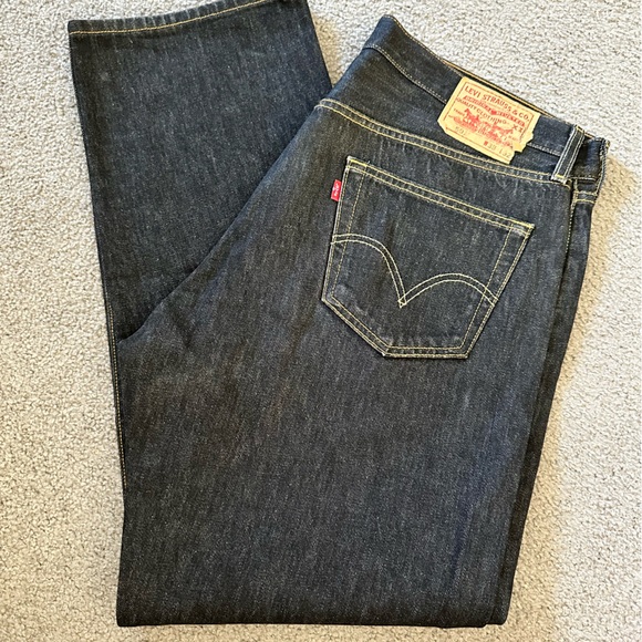 Levi’s 501 black button fly 38x31 (meas) - Picture 3 of 9